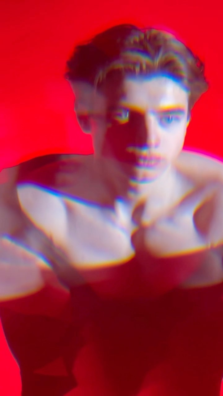 nninaneva в LOOKY. . Red 🔥🔥🔥

Идея и ф...