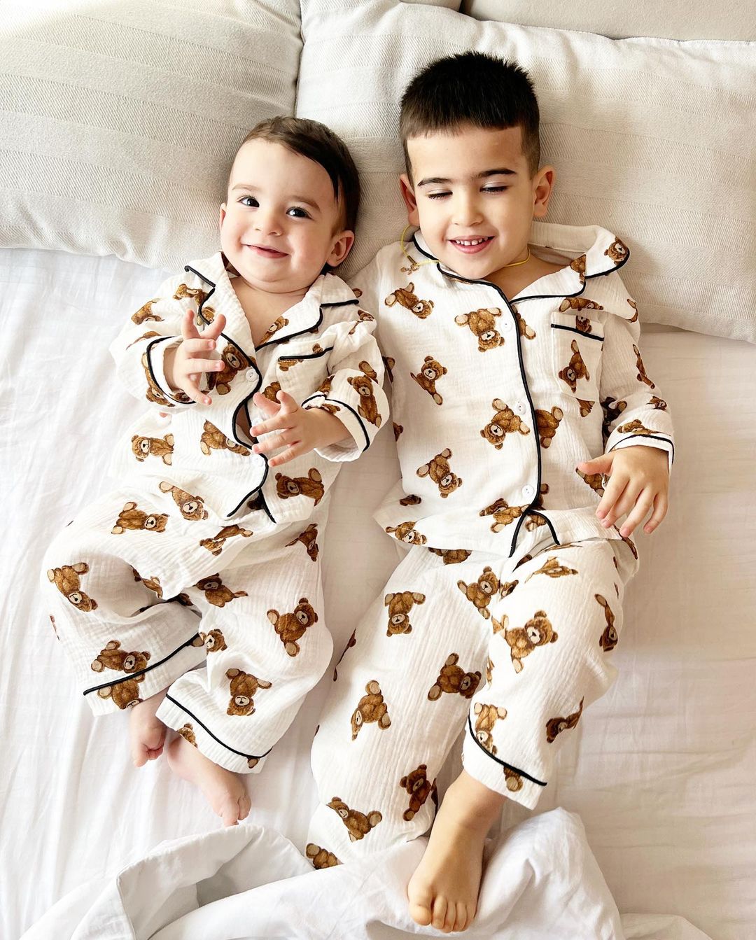 veronikaart in LOOKY. . Мишки - братишки 🐻�...