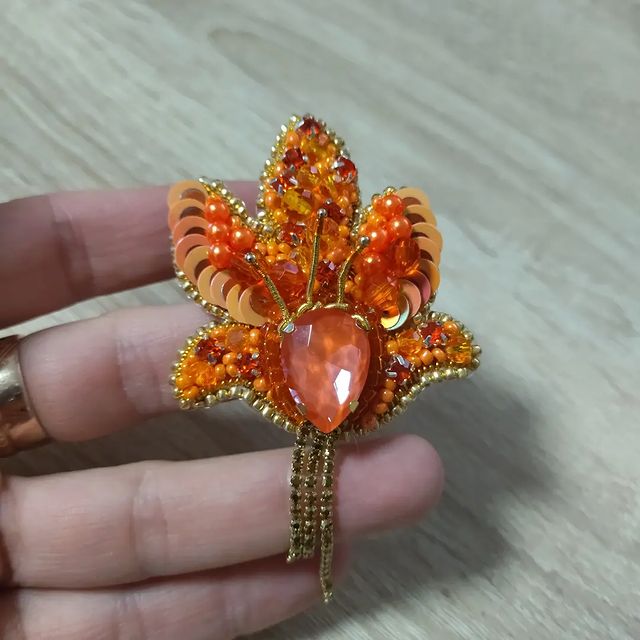 _magia_bisera_ в LOOKY. #брошь,#брошьлилия,#брошьлилия⚜️,#брошкасвоимируками,#брошьизбисера,#брошь2023,#брошьсостразами,#брошьсваровски,#брошьсваровскиручнойработы,#брошьсваровскимосква,#лилия,#лилияброшь,#избисера,#избисеракрасота,#брошьручнойработы,#брошьручнаяработа,#брошьручнойработыназаказ,#новыйгод,#подарок,#уникальныйподарок,#уникальность,#стразы,#цветы,#брошьцветок,#брошка,#назаказброшь,#купитьброшь,#купитьброшьручнойработы,#брошькупить,#купитьподарок. И снова Брошь "Лилия...