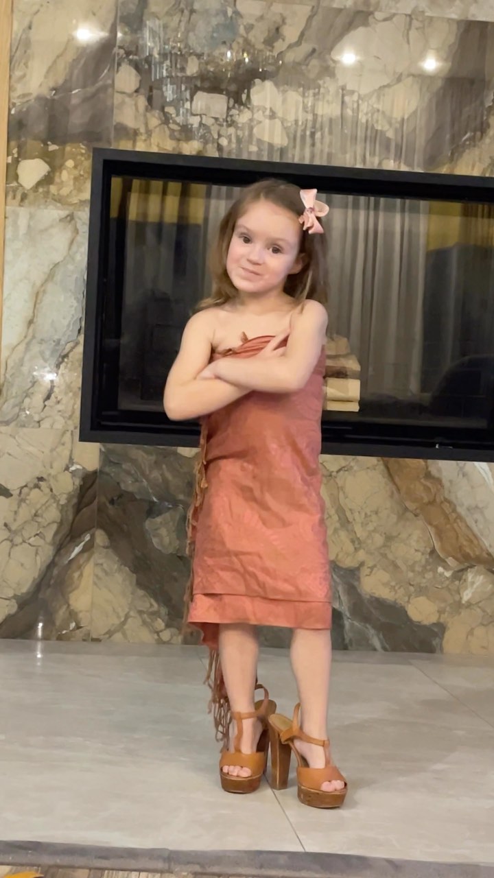 lenka.pokabulka в LOOKY. #весна,#8марта,#красивая,#доченька,#семья,#танцуемдома,#дети,#кэблы. Будьте всегда любимы...