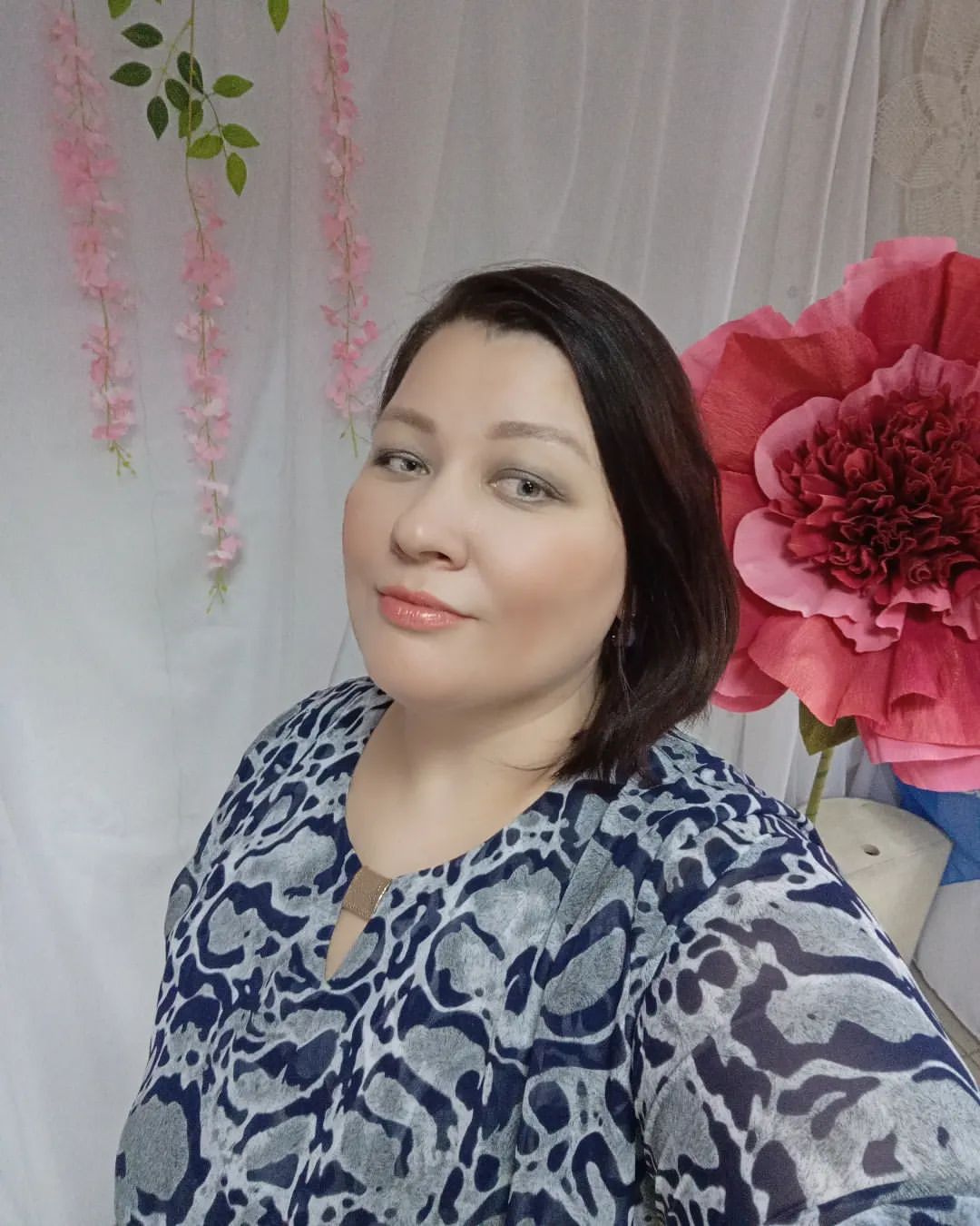 elen_glass in LOOKY. . null