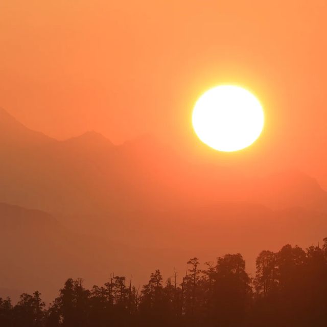 andrey_pashkevich в LOOKY. #nepal,#punhill,#рассвет,#горы,#непал. Рассвет с вершины Пу...