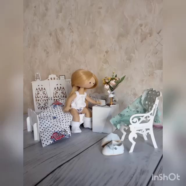 kukla_podarok37 в LOOKY. #деревяннаямебельдлякукол,#игрушечнаямебель,#мебельдлятильды,#кукольнаямебельвстилепрованс,#мебельдлякуклыбелая,#спальнядлятильды,#кукольнаяспальня,#спальнядля,#прованс,#текстильнаякукларостов,#интерьернаякукла,#кукларучнойработы,#куклыизтканиростов,#куклаизтканиручнойработы. Эту маленькую непосе...