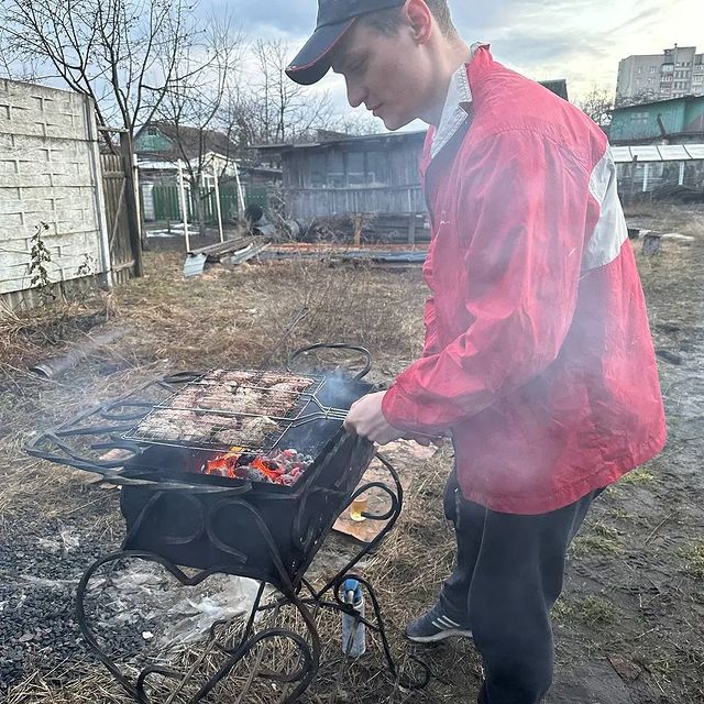 Станислав в LOOKY. #друзья#отдых#шашлыки#жарим#туса#хочулето#кайф#огород#минск#мангал#гомель#вкусно#аппетитно#жаришка#белица#красавцы#модники#курица#8марта#модныйприговор#отмечаем#праздник#летаем#гуляем#весна#ура#спасибо#№92. Форма одежды парадна...