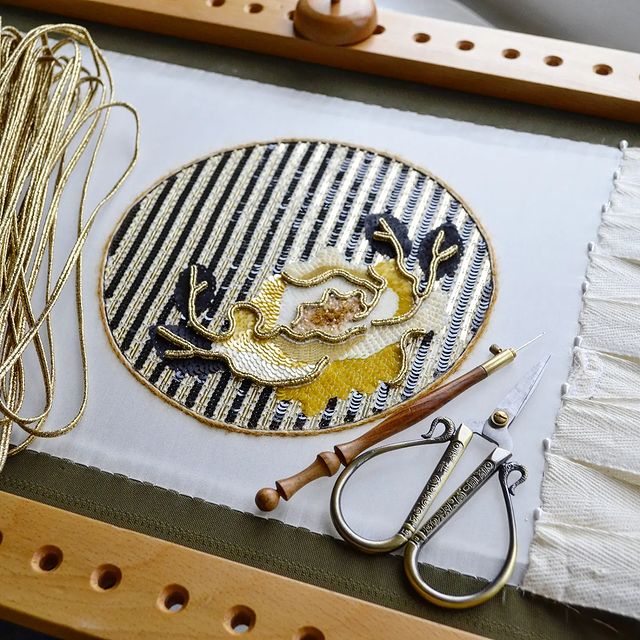 elena_nefedova_jewelry в LOOKY. #ingamaritamasterclass,#ingamaritaschool,#elena_nefedova_jewelry,#lunevilleembroidery,#embroidery,#embroideryart,#embroideryjewelry,#luneville,#rose,#embroideryrose. Детали вышивки "Дика...