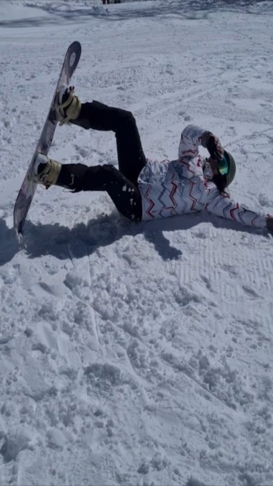 _there_is_only_one_life_ в LOOKY. #сноубордисты🏂,#Эльбрус,#приколы,#горы,#горы⛰,#горы🗻,#снег. Сноубордисты они так...