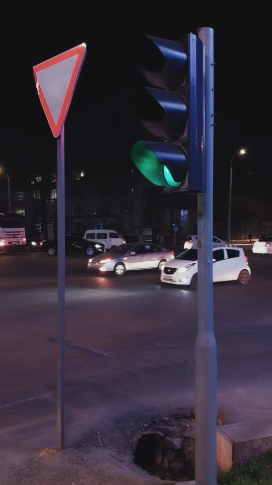 vsokhoroshimu в LOOKY. #repost,#style,#street,#tashkent,#uzbekistan,#rgb,#fyp,#fypppppppppppppppppppppppppppppppppppppppppppppppppppppppppppppppppppppp,#night,#trafficlight. Night of Tashkent st...