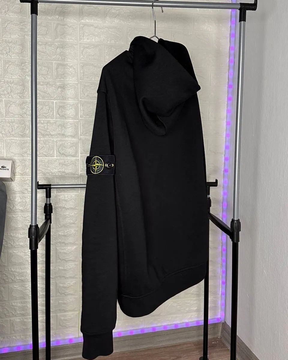 ЗІП-ХУДІ STONE ISLAND 1:1 

Доступні розміри: М, L, XL

Ціна : 2290