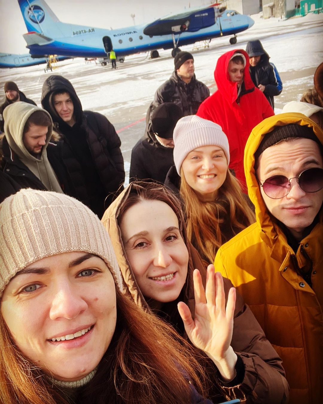 Неделю назад, 13 марта, «Мирнинский театр» полетел в столицу нашей Родины - в Москву 😊
А полетели мы туда по особому случаю… 😉🥳

Мы полетели показывать спектакль «Озор» на сцене «Театра Наций». 
Этого момента мы ждали с прошлого года ☺️

Спектакль «Озор» стал победителем Фестиваля театров малых городов России 2022 г. - Лучший спектакль малой формы, а так же вошёл в лонг-лист театральной премии «Золотая маска» 🥳🥳🥳

В следующем посту покажу фото со спектакля 😉

#озор #мирнинскийтеатр #мирный #золотаямаска #маскаплюс #театрнаций
