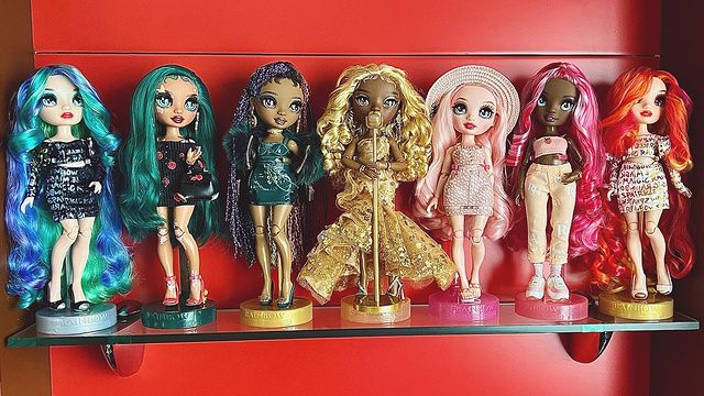 re.alen в LOOKY. #InternationalDayofPuppetry,#dollcollection,#dollcollector,#денькукольника,#коллекциякукол,#колеекционирование,#рейнбоухай,#холлидевиус,#лорелдевиус,#мелинлюкс,#ванессатемпо,#беллапаркер,#дарьярозелин,#twinsdevious,#hollyandlaurel,#hollydevious,#laureldevious,#melineluxe,#vanessatempo,#jewelrichie,#bellaparker,#dariaroselyn. Поздравляю с днём ку...