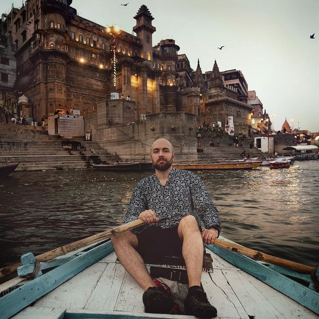 anton_frost_ в LOOKY. . Варанаси
Один из ста...