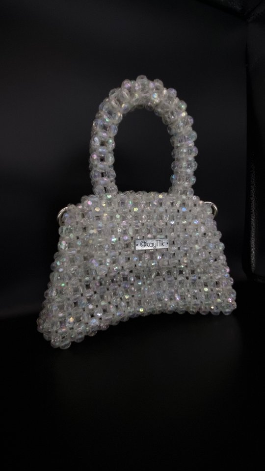 kayttik в LOOKY. #сумкиизбусин,#balenciaga,#сумкаизбусин,#сумка,#ручнаяработа,#выпускной,#выпускные,#выпускнойшкола. Вот и готова знамени...