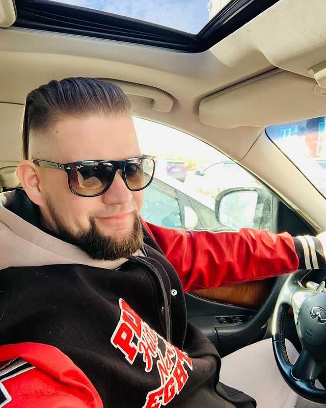 don_vito_budrin в LOOKY. #budrinfamily,#sulutmifamilia,#сднемрождения,#37лет,#happybirthday,#dontworrybehappy,#семья,#счастьевмелочах. Ну вот и очередной д...