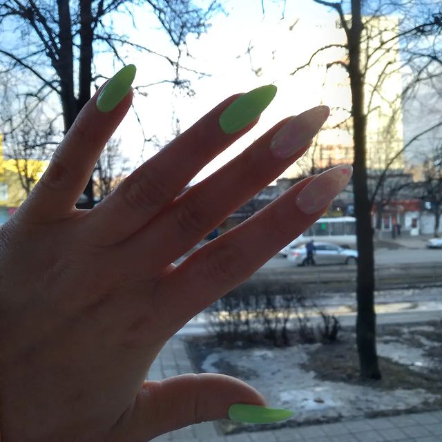 __darya_ryleeva_ в LOOKY. #весеннийманикюр,#яркийманикюр,#красивыйманикюр,#маникюртула,#гельлактула,#дизайнногтейтула,#укреплениеногтейтула,#наращиваниеногтейтула,#топмастеровтула,#салонгламуртула,#мастердарьятула. #весеннийманикюр 🌞
...