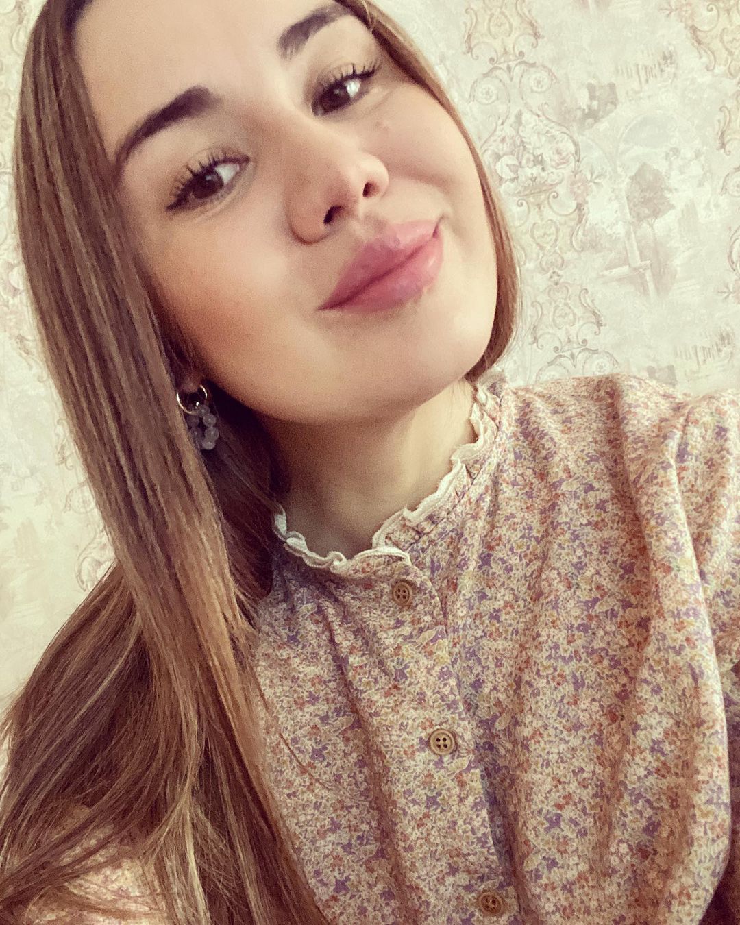 guzelibragimova777 в LOOKY — Я часто ее встречал в кафе по утрам.
Однажды мне все это над