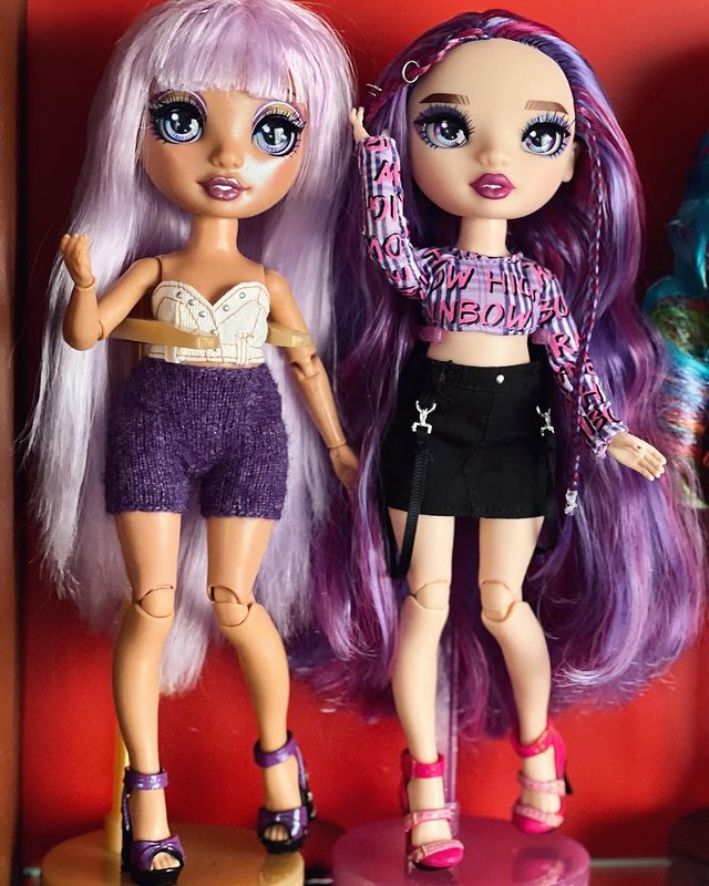 re.alen в LOOKY. #dollcollection,#dollcollector,#коллекциякукол,#колеекционирование,#рейнбоухай,#rainbowhigh,#rainbowhighdolls,#rainbowhighdollcollection,#averystyles,#rainbowhighaverystyles,#emivanda,#rainbowhighemivanda,#эмиванда,#эйверистайлз. 🌸🌸🌸

@officialrai...