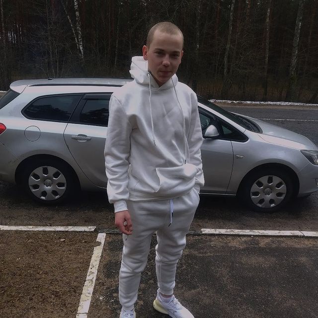 misha_volchik в LOOKY. . К̶т̶о̶ ̶п̶о̶с̶л̶е̶д̶...