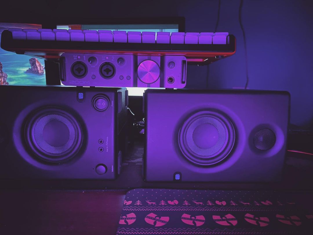 hotindahoodbeats в LOOKY — Собрался в море , обмениваться волнами ⛴️⛴️⛴️ #hotindahood