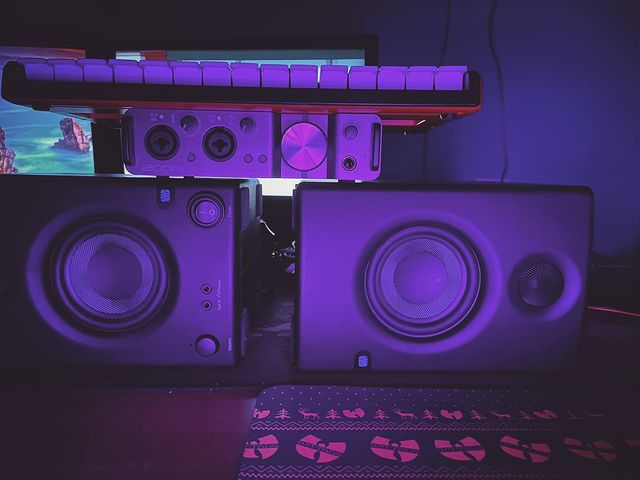 hotindahoodbeats в LOOKY. #hotindahood. Собрался в море , об...