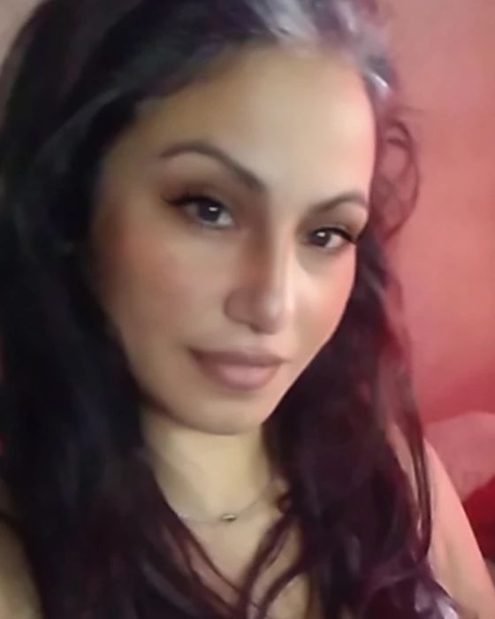 2329.veronica in LOOKY. . Con maquillaje y 20 ...