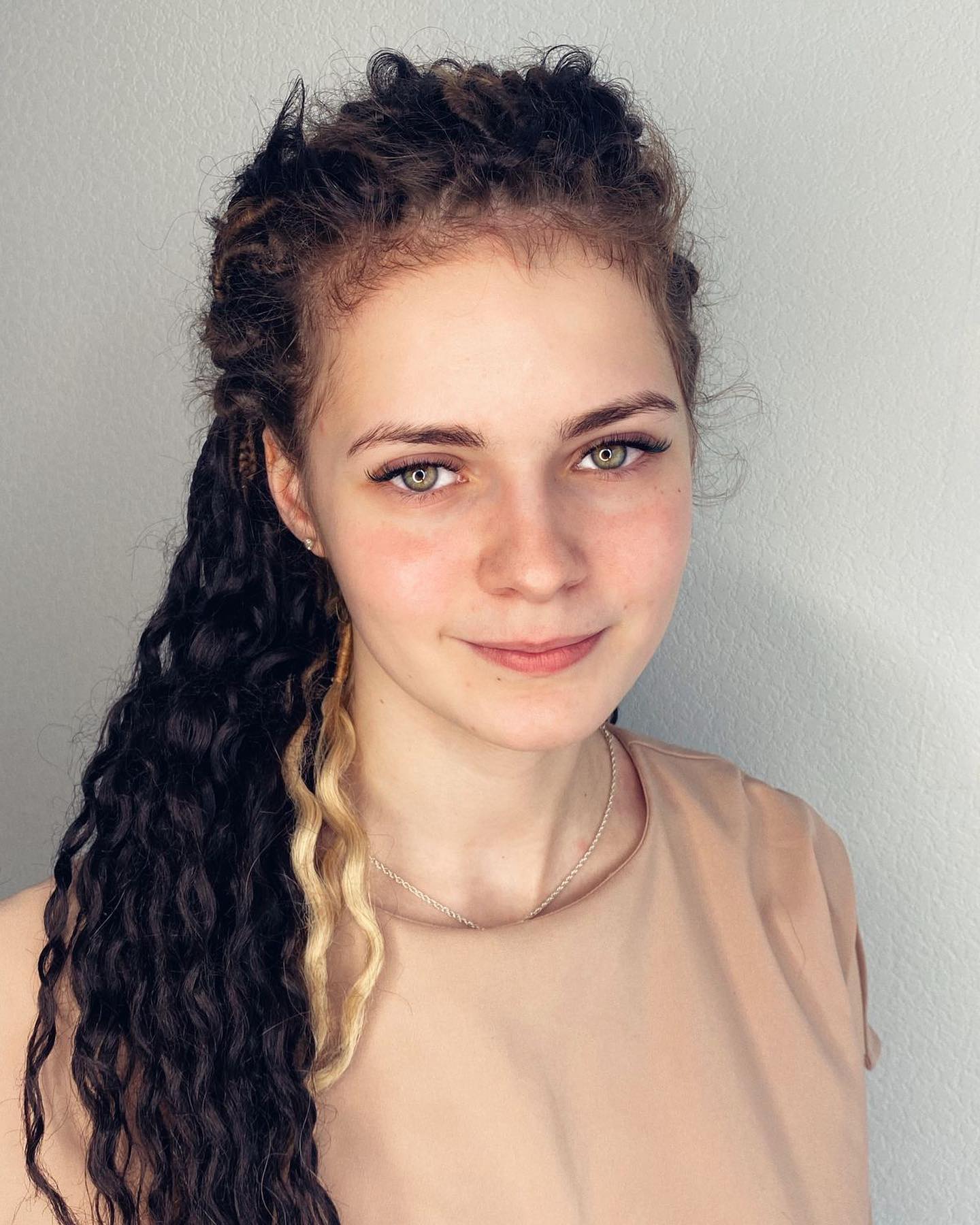 mizinchik_nail в LOOKY — Просто добавь ресниц 😉
Спасибо за красоту, как всегда идеал