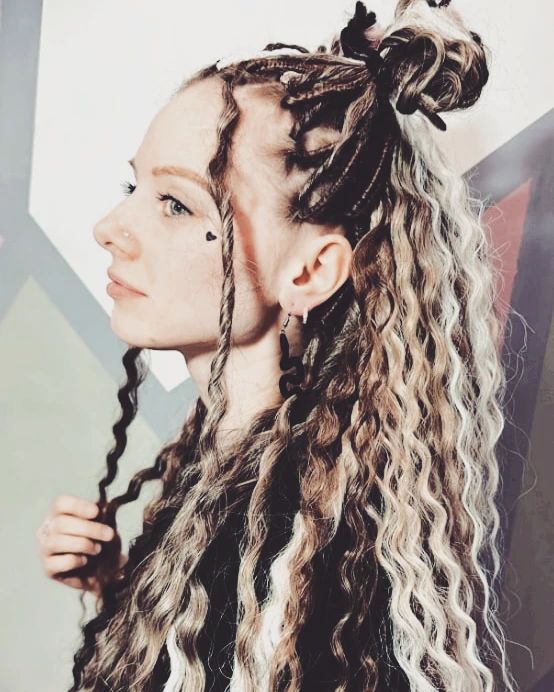 for_e_ver96 in LOOKY. . @ilgina_hair 
Спасиб...