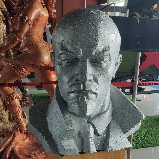 viktorkodiakin в LOOKY. . А как же Ленин?!...