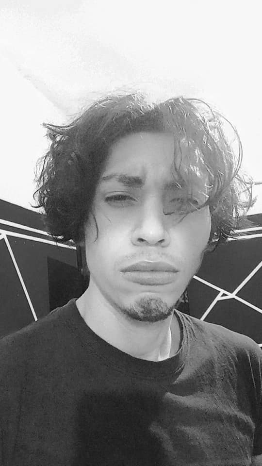 frankdany22 в LOOKY. . BLACK OR WHITE??