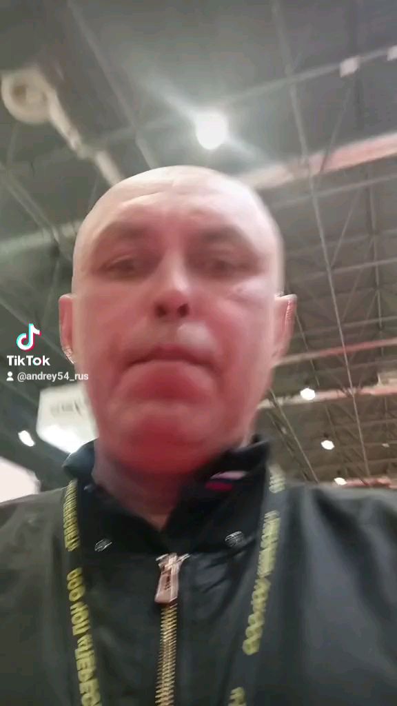 Андрей в LOOKY. . null