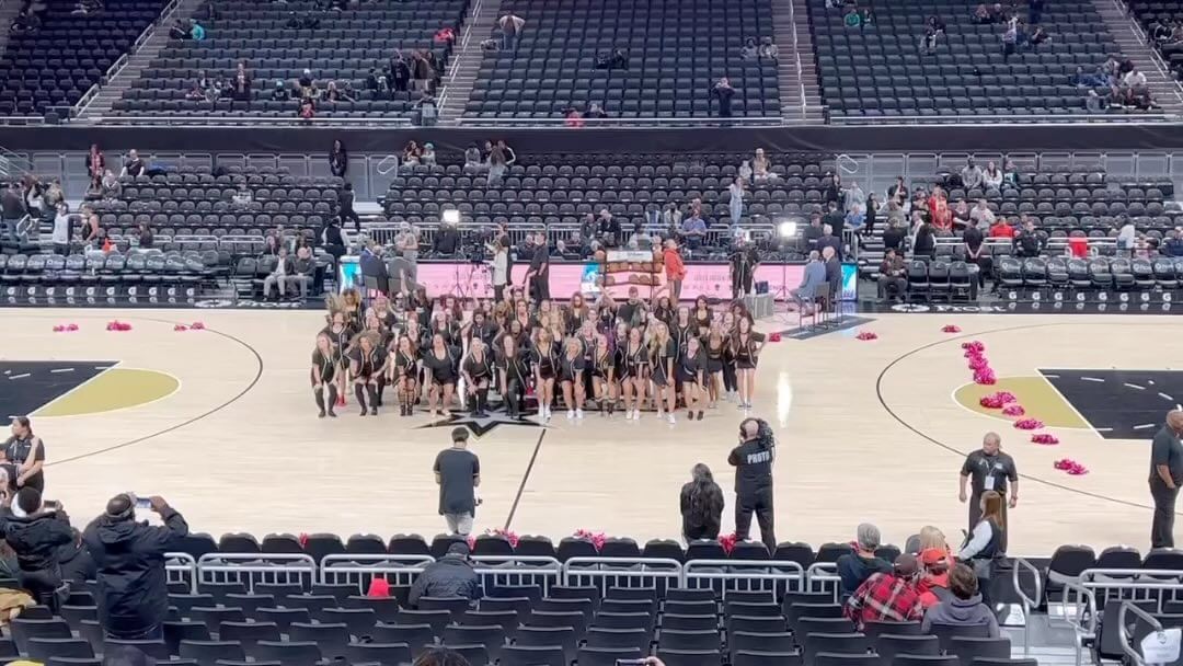 anavnightingale в LOOKY. . Spurs pregame perfor...
