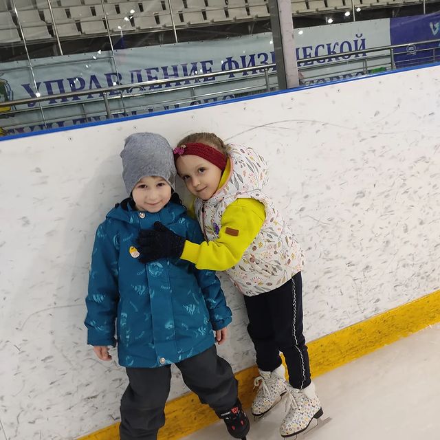 nataliayxanova в LOOKY. . Такие они клёвые 👫⛸...