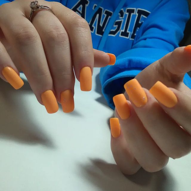 __darya_ryleeva_ в LOOKY. #матовыйманикюр,#маникюртула,#укреплениеногтейтула,#дизайнногтейтула,#гельлактула,#топмастеровтула,#салонгламуртула,#мастердарьятула. 🧡#наращиваниеногтей...
