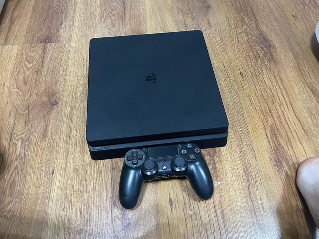 nikezapros.tj в LOOKY. . Продаю PlayStation 4...