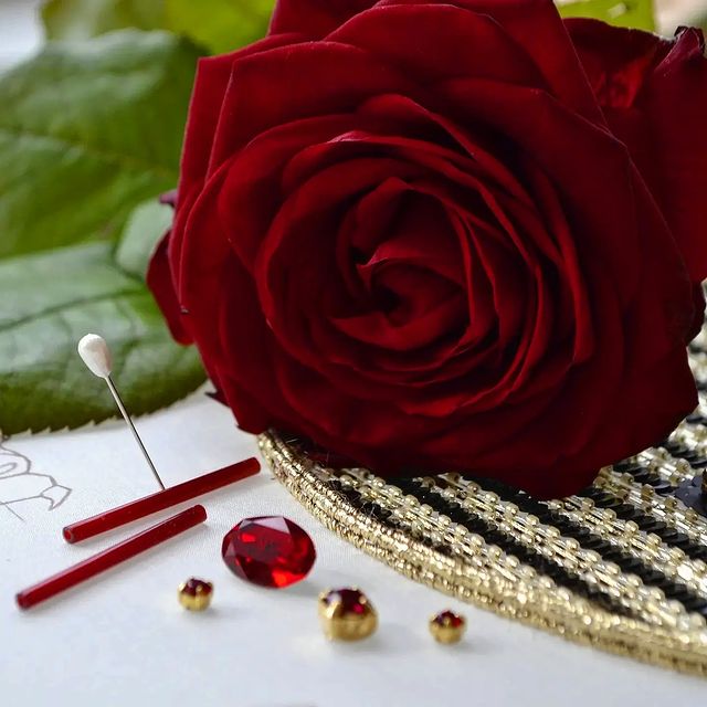 elena_nefedova_jewelry в LOOKY. #elena_nefedova_jewelry,#ручнаяработа,#ручнаявышивка,#люневильскаявышивка,#вышивкакрючком,#вышитыеукрашения,#вышитаяброшь,#вышивкапайетками,#розы,#вышитыецветы. Утро доброе!🌹❤️
Нем...