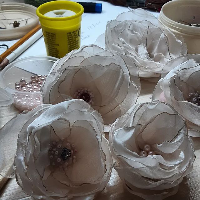 _littlemuse_ в LOOKY. #брошь,#резинкадляволос,#ручнаяработа. Пока природа не опре...