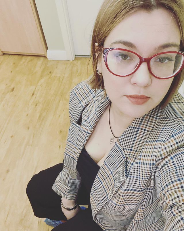 reznik_but_not_poet в LOOKY. . Начался день бахилам...