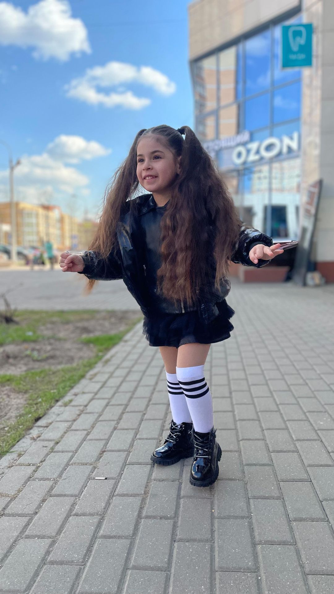 miss_mirachka в LOOKY. . Первый вопрос после ...