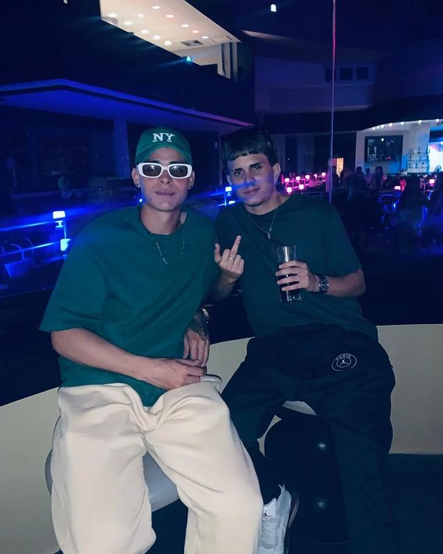 chrissbouza в LOOKY. #varadero,#continental,#nike,#jordan,#paris,#cuba,#havana,#club,#cocacola,#pepsi. closed 🛸

#varadero...