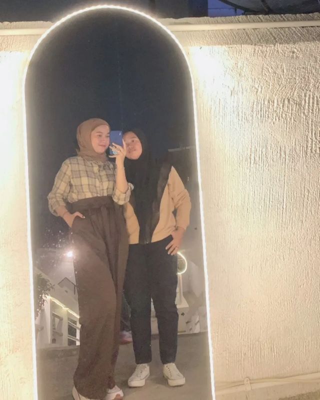 rfdhbyyu в LOOKY. . null