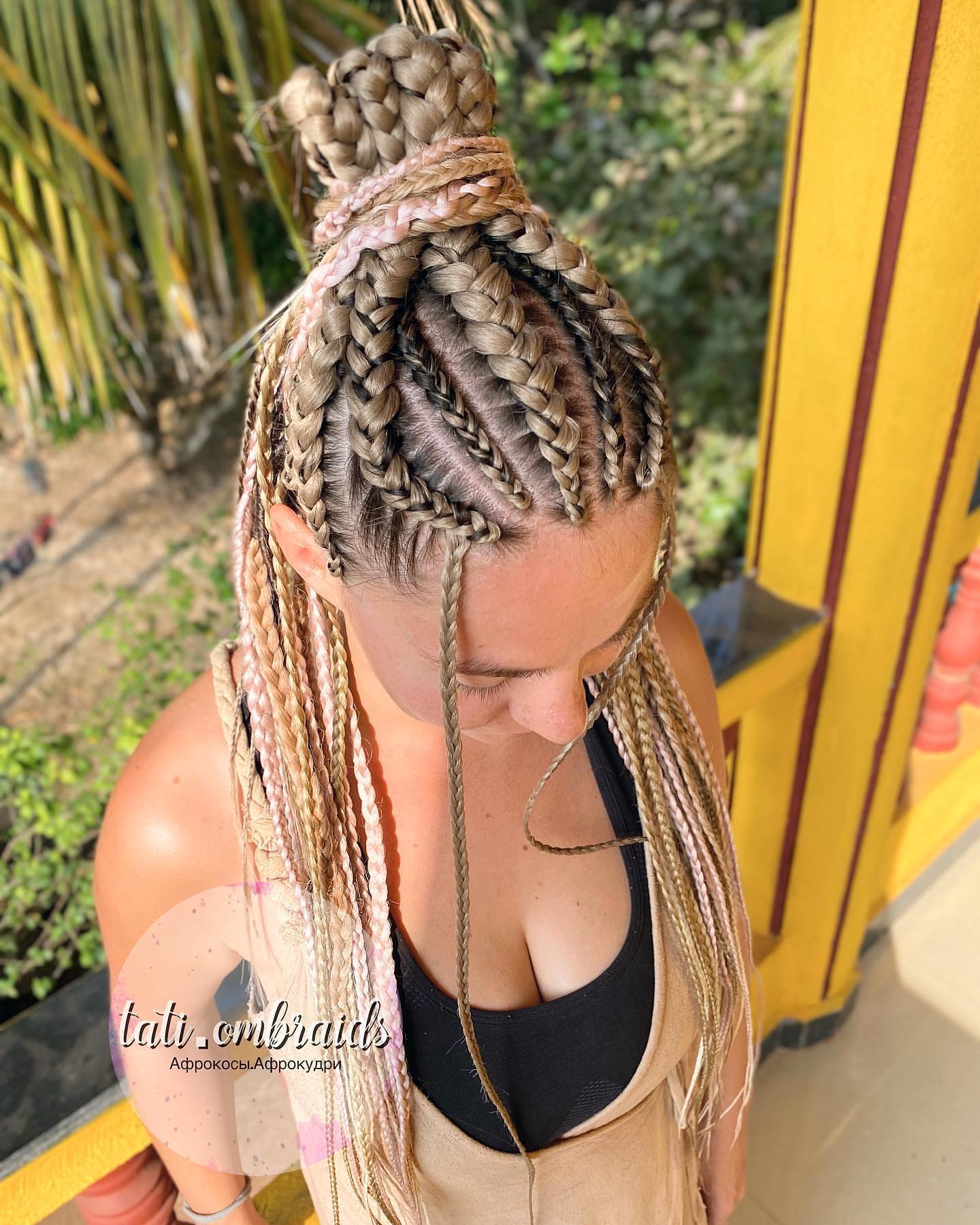 tati.ombraids в LOOKY. #афрокудри,#афрокудримосква,#афролоконымосква,#дредокудри#наращиваниенабрейды,#афрокосы,#деафрокосы,#сенегальскиекосы,#брейды,#афрокосички,#афролоконы,#дредокудри,#косыгоа,#афрокосыгоа,#дредокудригоа,#брейдыгоа,#афрокосичкигоа,#бохокосы,#афрокудригоа,#афрокосыгоа,#дредокудригоа. Сфинкс 🧡
Это афропр...