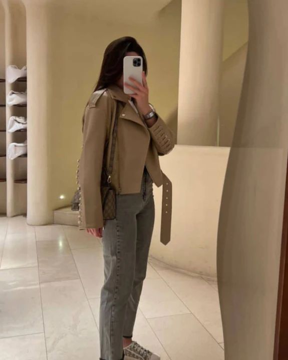 abdulloeva.19 в LOOKY. . ~Узнай меня по сияни...