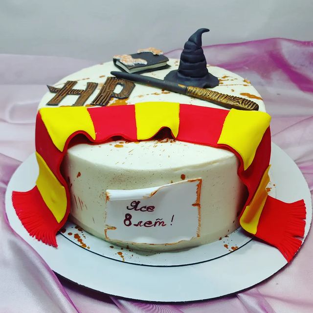 lidia_cakes_us_sib в LOOKY. #тортназаказ,#тортназаказусолье,#тортсфигуркой,#тортнапраздник,#тортдетский,#тортусольесибирское,#тортнаденьрождения,#тортназаказусолье_сибирское. Торт для девочки. 
В...