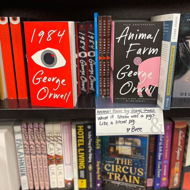 kedrov в LOOKY. #книги,#книжнаяполка,#сталин,#оруэлл,#1984,#скотныйдвор. В книжных магазинах ...