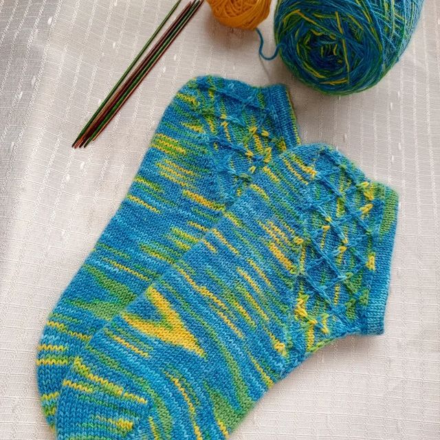 rolic.3 в LOOKY. #adventure_socks,#носкиназаказ,#вязаниеспицами,#красивыеноски. "И тут Остапа понесл...