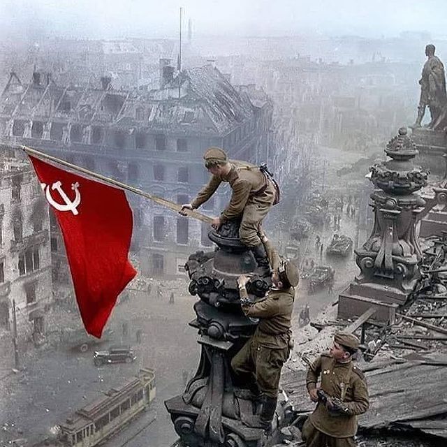igor__you в LOOKY. . 30 апреля 1945 года ...