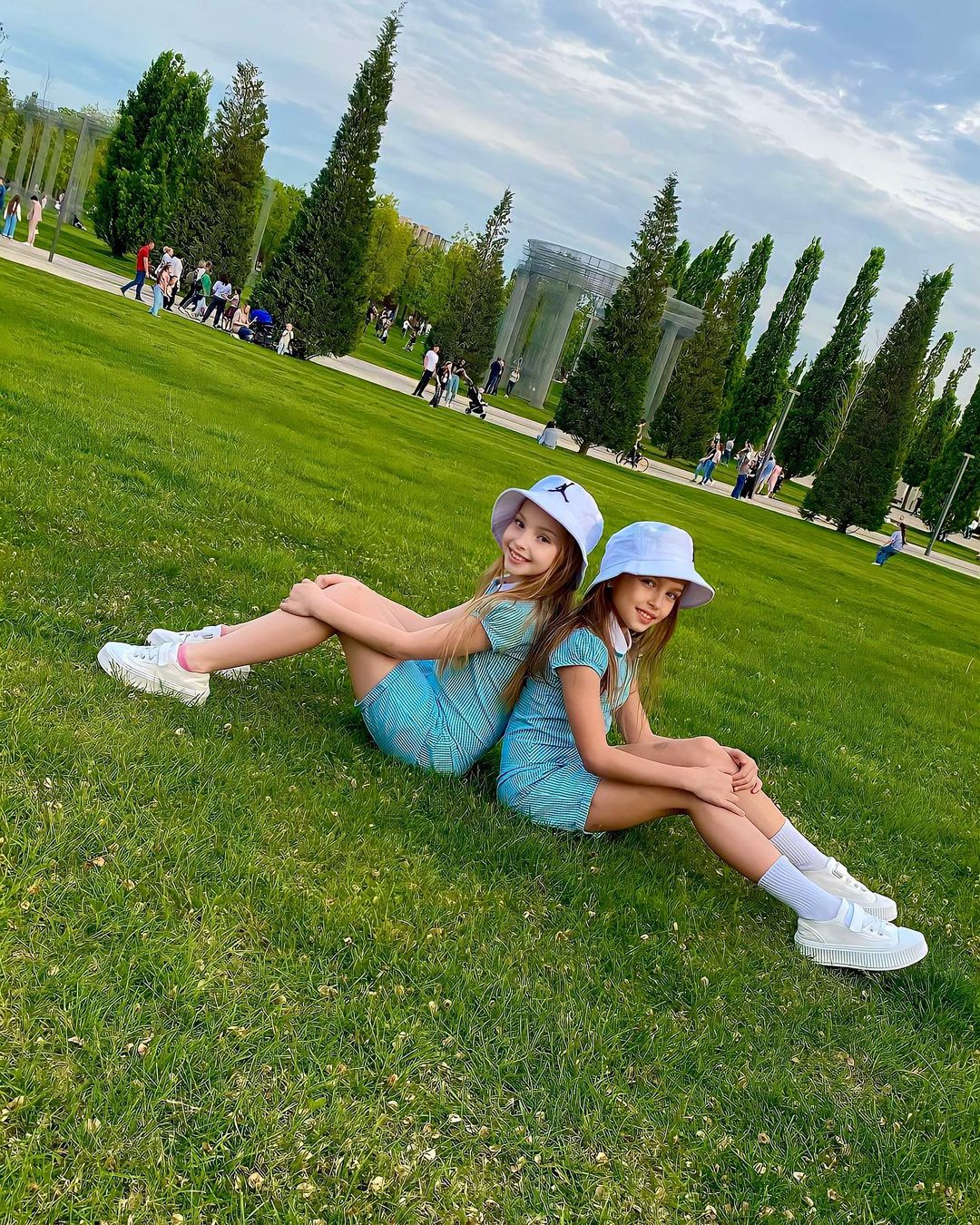 liya_maya_twins в LOOKY — фото 1
