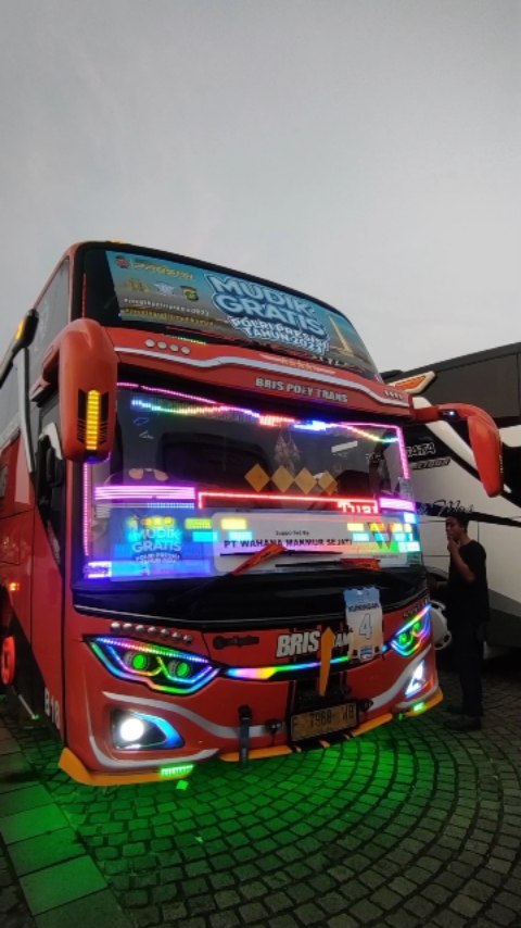 dezvelyzsky в LOOKY. #mudik2023,#mudikgratis,#tuanmudalovers,#bristrans,#vegas,#qqtransbus,#monasjakarta,#membasuri,#sukafotobis,#lfl💛,#lovebus,#vidiobusindonesia,#fotobisindonesia,#sukasuka,#gasenengbilang,#bristrans,#tuanmuda,#cangcuters,#helohaters. Mudik gratis polri p...