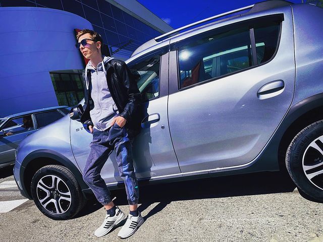maxon_1st в LOOKY. #twigger_ramzier,#singer,#drummer,#музыкант,#барабанщик,#car,#auto,#машина,#авто,#newcar,#renault,#renaultsandero,#рено,#новаямашина,#тачка,#лакшери,#style,#стиль,#2023,#may,#май,#весна,#spring,#автосалон,#екб,#екатеринбург,#photo,#фото,#selfie,#селфи. #twigger_ramzier #si...