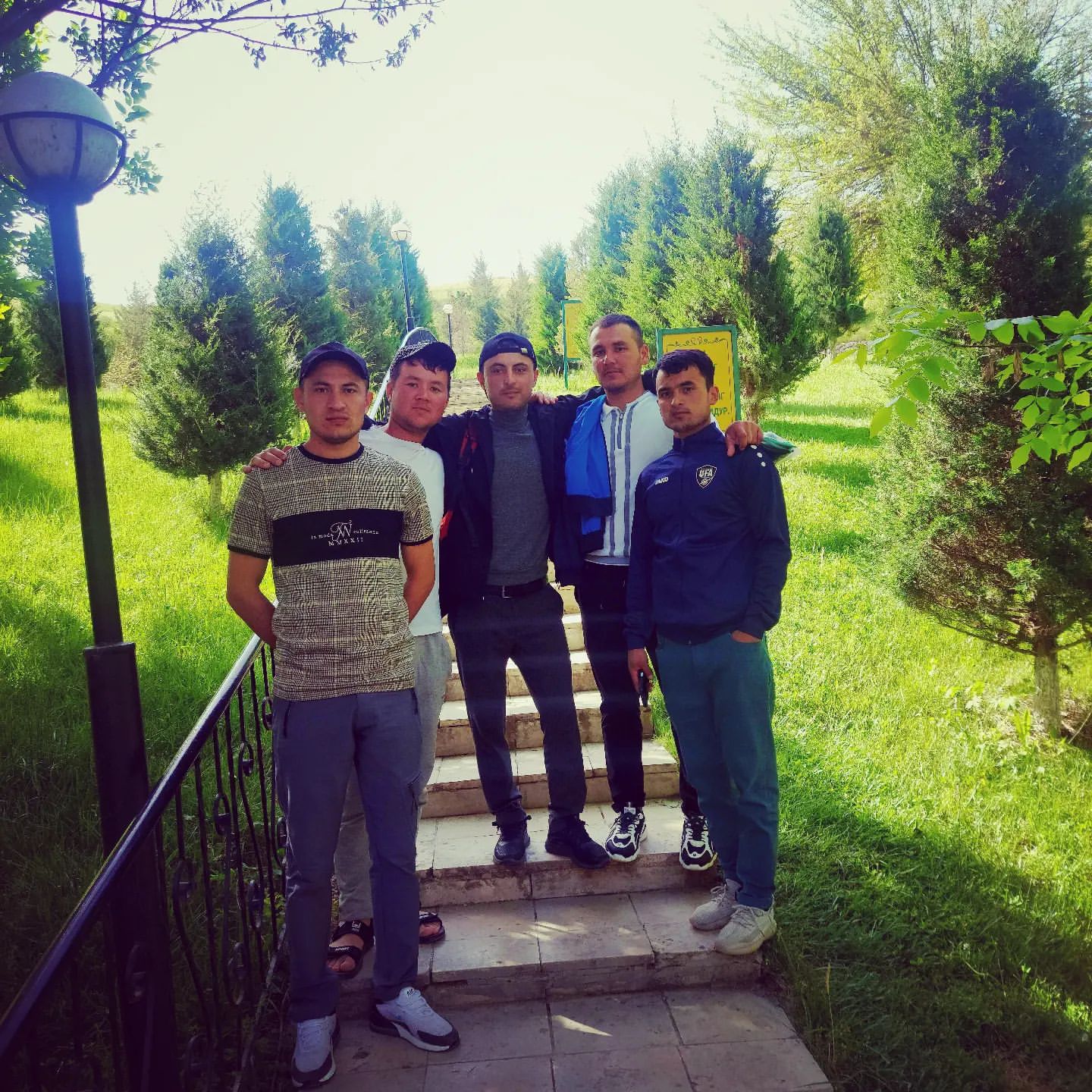 koomilbek в LOOKY. . null