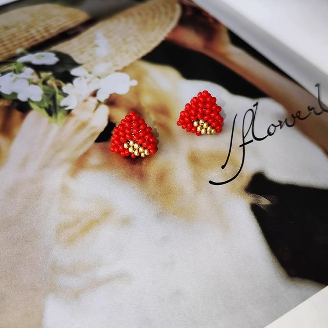 my.choker55 в LOOKY. . 🔻🔻🔻
Серьги гвозди...